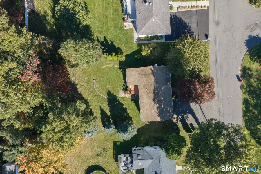 60 Linda Court, Naugatuck, CT 06770 - #3