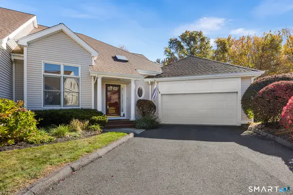 73 Summerfield Gardens #73, Shelton, CT 06484