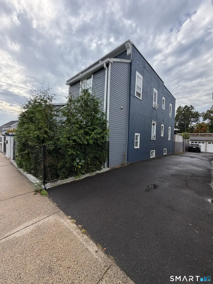 66 Lincoln Avenue, Stamford, CT 06902 - #3