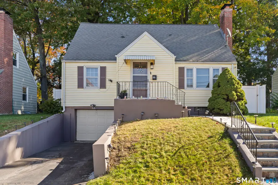 88 Hollywood Avenue, Hartford, CT 06110 - #2