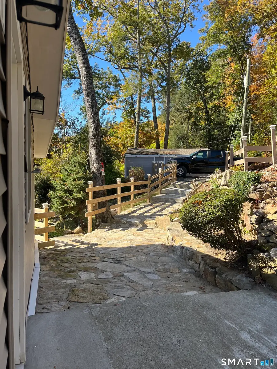 22 Hemlock Trail, Newtown, CT 06482 - #2