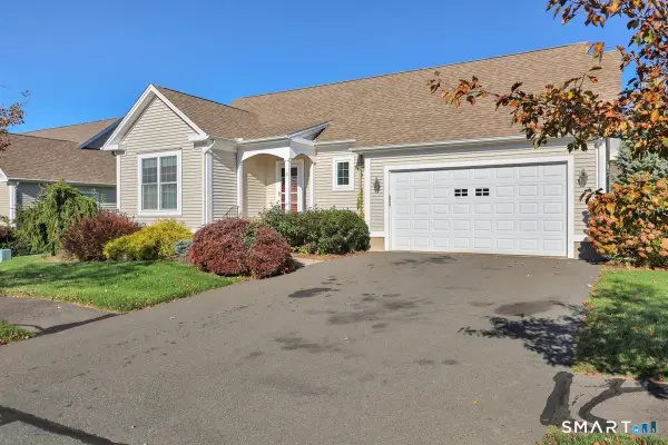 5 Harwood Gardens #5, Cromwell, CT 06416