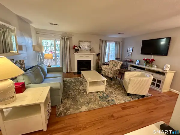 1 Forest Glen Circle #6, Middletown, CT 06457