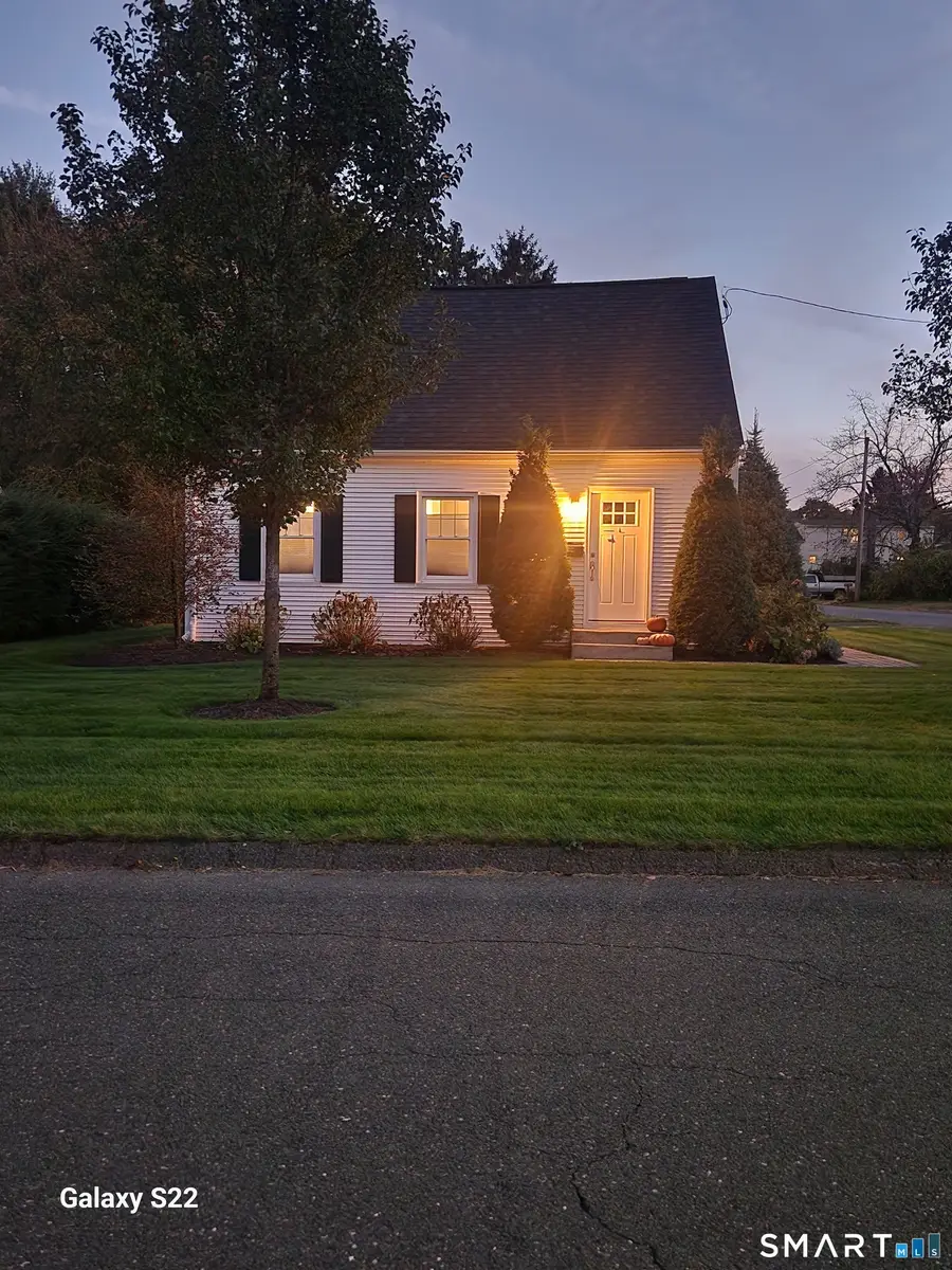 28 School Street, Windsor Locks, CT 06096 - #2