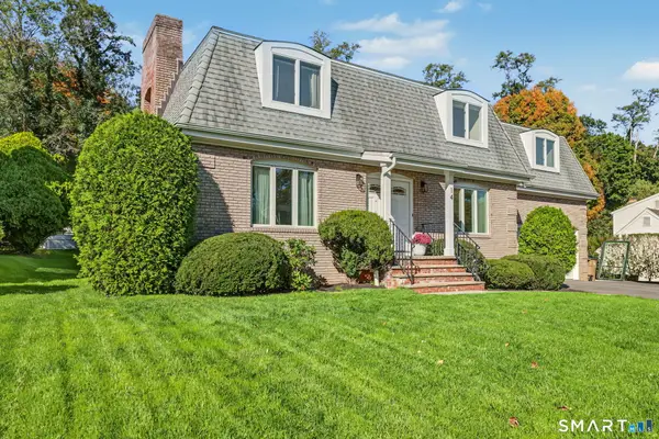 14 Coachlamp Lane, Stamford, CT 06902
