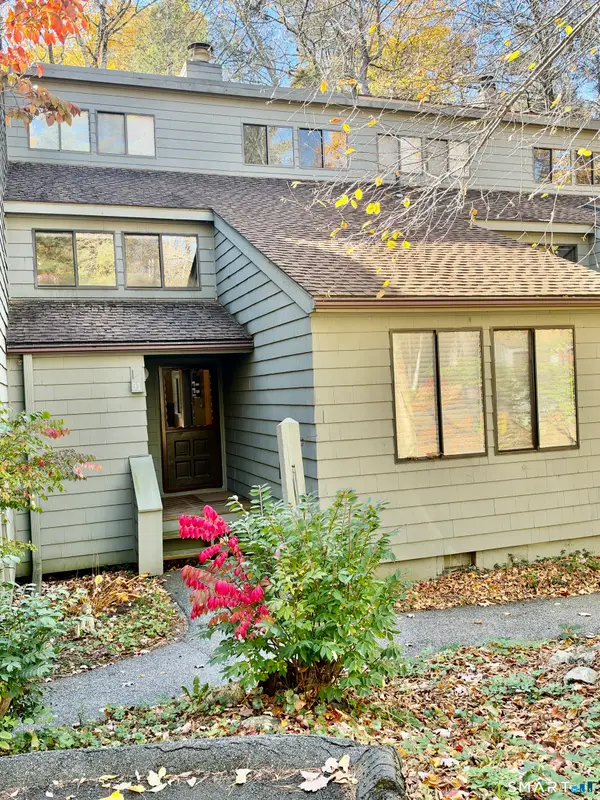 91 Woodside Circle, Torrington, CT 06790