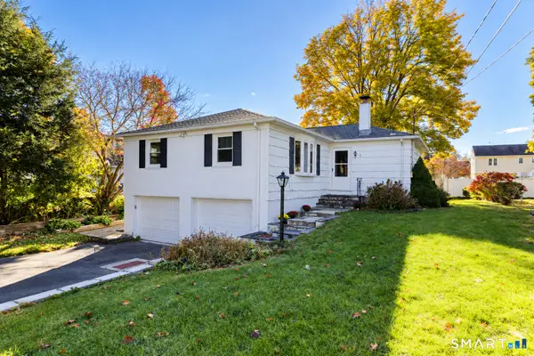 6 Raymond Road, Woodbridge, CT 06525