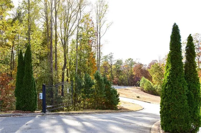 808 Meyer View Lane Nw, Marietta, GA 30064 - Image #2
