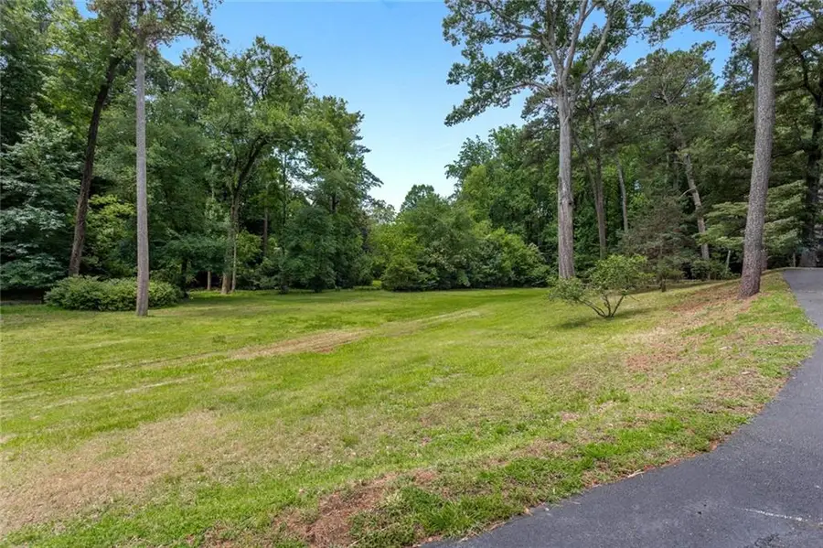 1361 W Wesley Road Nw, Atlanta, GA 30327 - Image #3