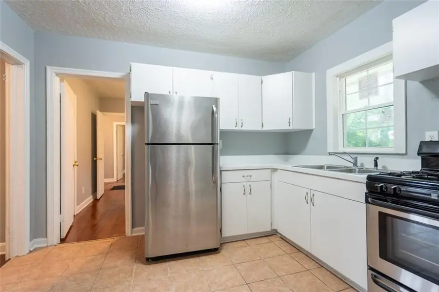 857 Spring Valley Drive, Forest Park, GA 30297 - Image #3