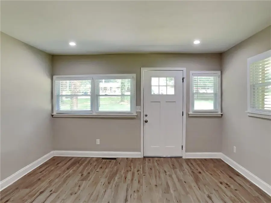 8266 Lake View Terrace, Riverdale, GA 30274 - Image #2