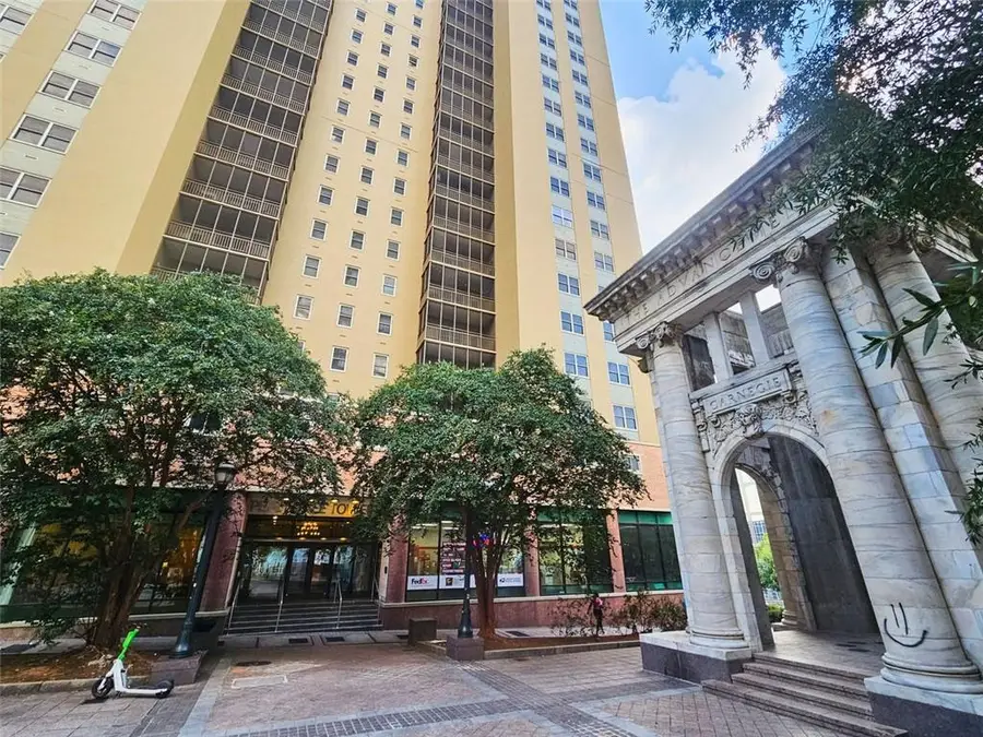300 W Peachtree St Nw #7L, Atlanta, GA 30308 - Image #2