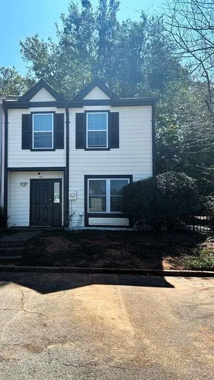 1021 Thornwood Ln Road, Stone Mountain, GA 30083 - Image #3