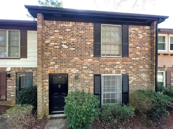 727 Garden View, Stone Mountain, GA 30083