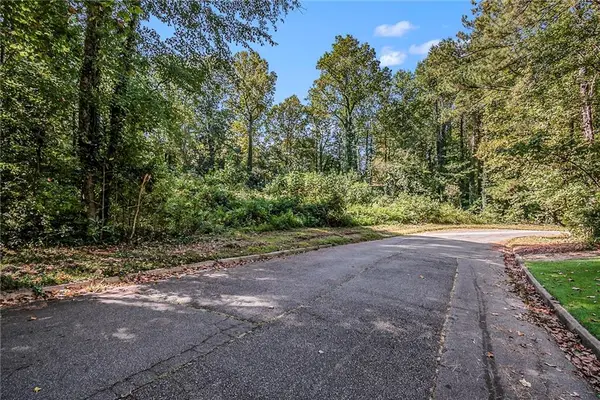 1716 Live Oak Drive Nw, Kennesaw, GA 30152