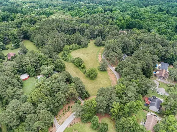 654 Redds Circle Sw, Lilburn, GA 30047