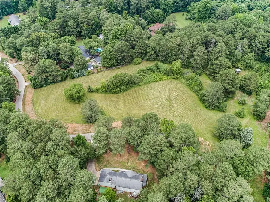 654 Redds Circle Sw, Lilburn, GA 30047 - Image #2