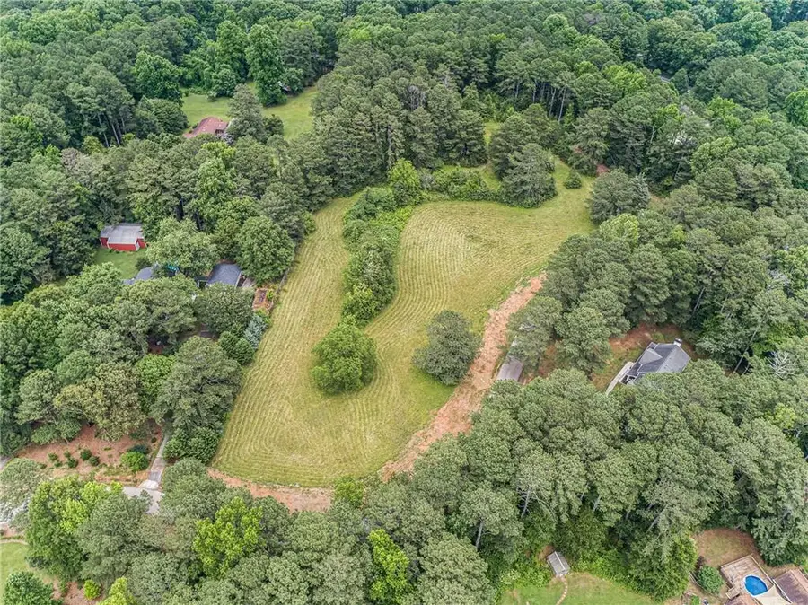 654 Redds Circle Sw, Lilburn, GA 30047 - Image #3