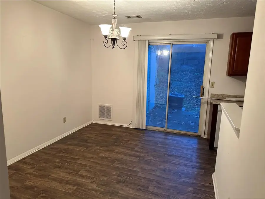 5725 Wells Circle, Stone Mountain, GA 30087 - Image #3