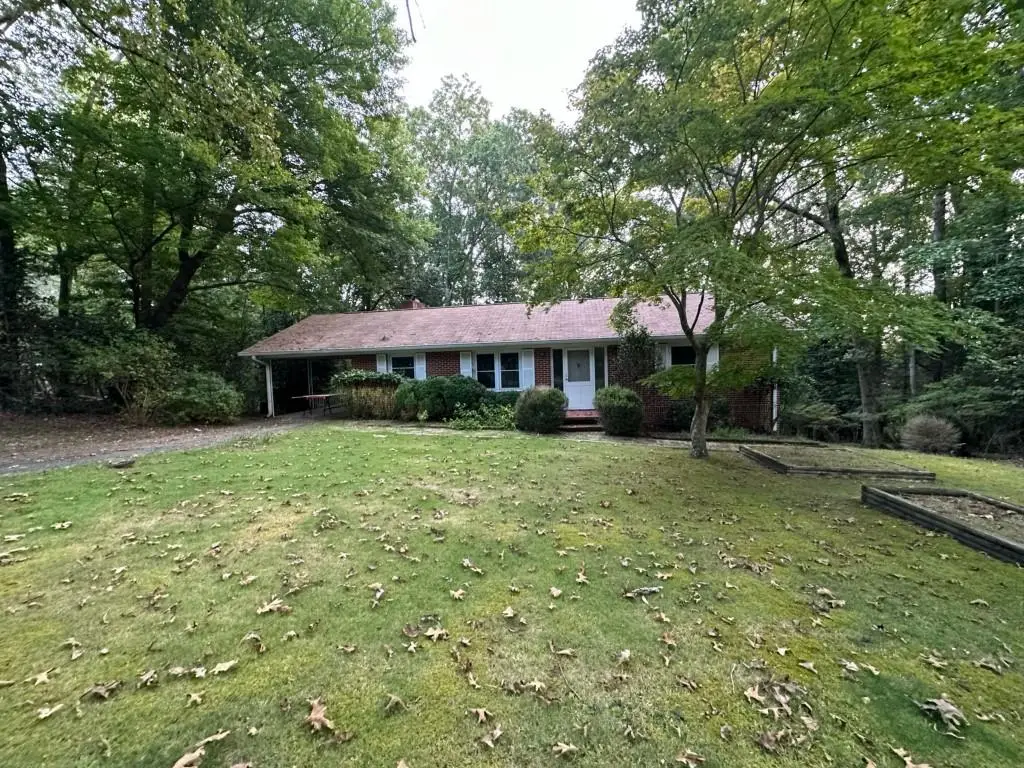 689 N Chestatee Street, Dahlonega, GA 30533 - Image #1