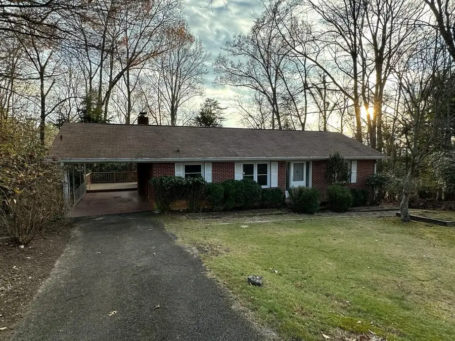 689 N Chestatee Street, Dahlonega, GA 30533 - Image #2