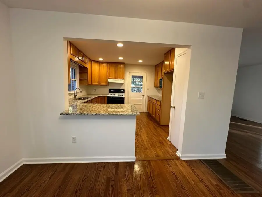 689 N Chestatee Street, Dahlonega, GA 30533 - Image #3