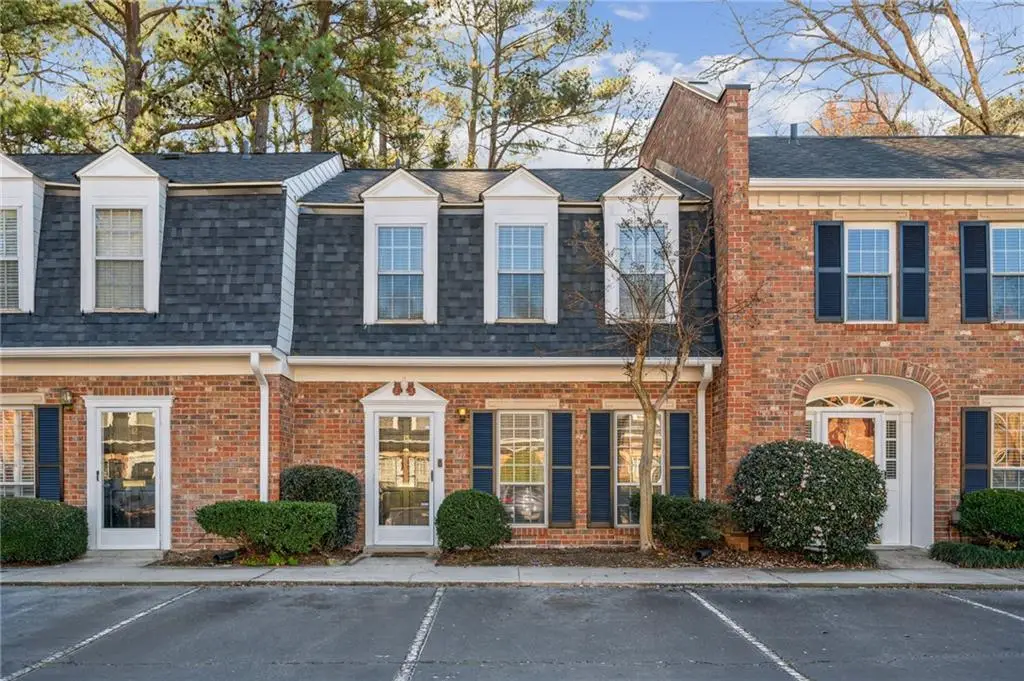 13 Queen Anne Place Nw #92, Atlanta, GA 30318 - Image #1