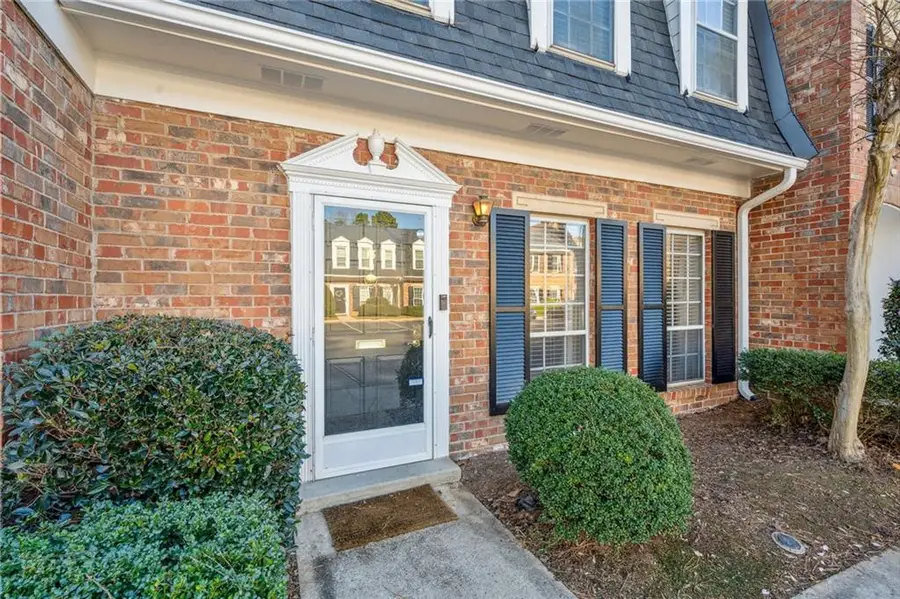 13 Queen Anne Place Nw #92, Atlanta, GA 30318 - Image #2