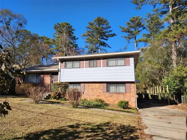 990 Pinecrest Drive, Forest Park, GA 30297