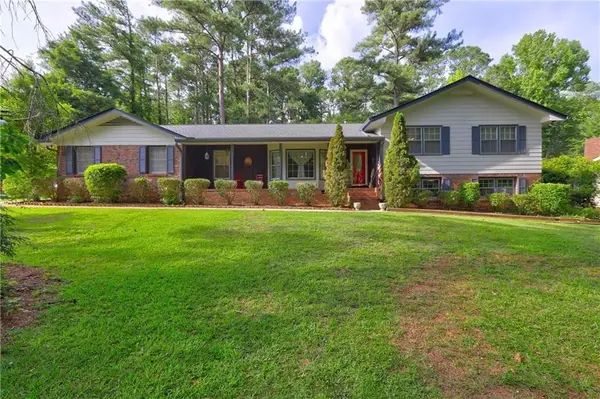 657 Sir Charles Drive, Fairburn, GA 30213