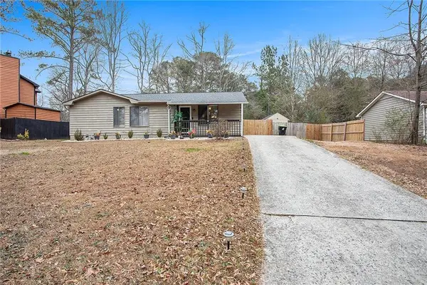 9328 Woodknoll Lane, Jonesboro, GA 30238