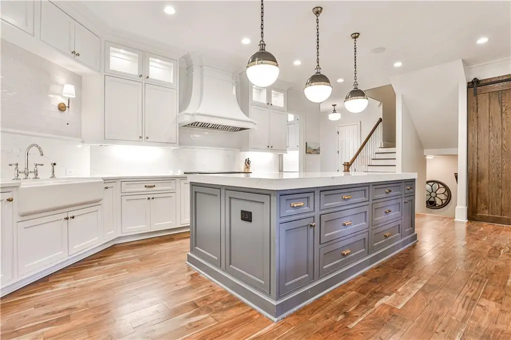 4210 Lansdowne Drive Se, Vinings, GA 30339 - Image #1