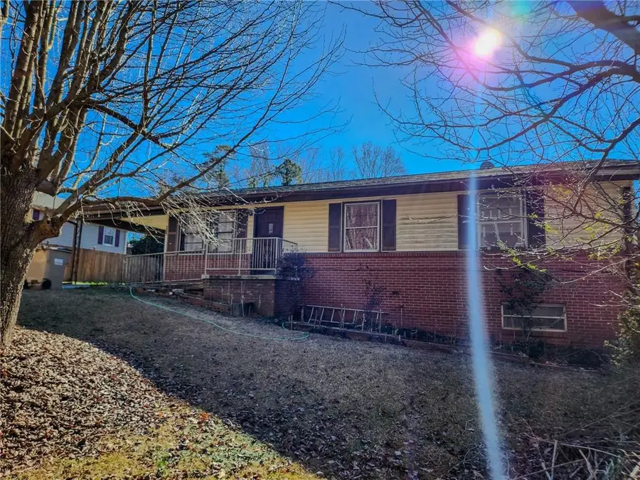 221 Green Hill Circle Nw, Gainesville, GA 30504 - Image #3