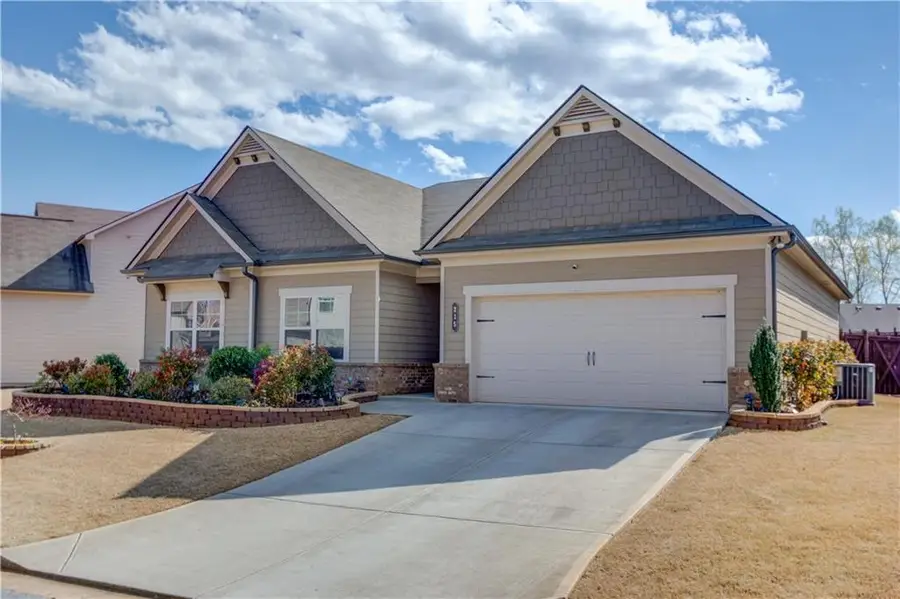 215 Brighton Park Circle, Hoschton, GA 30548 - Image #3