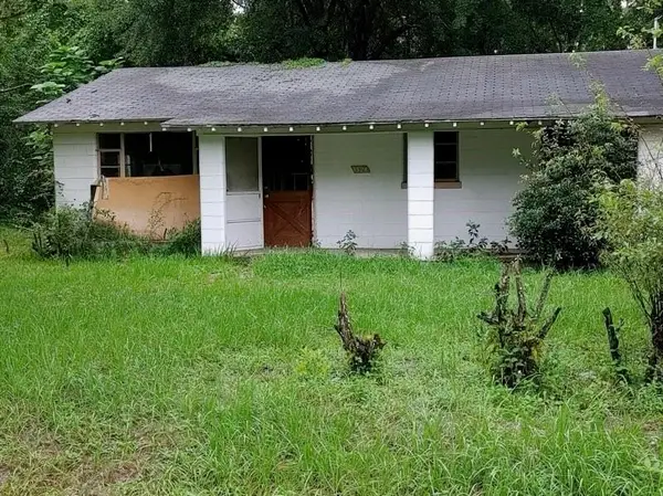 1528 Roosevelt, Waycross, GA 31503