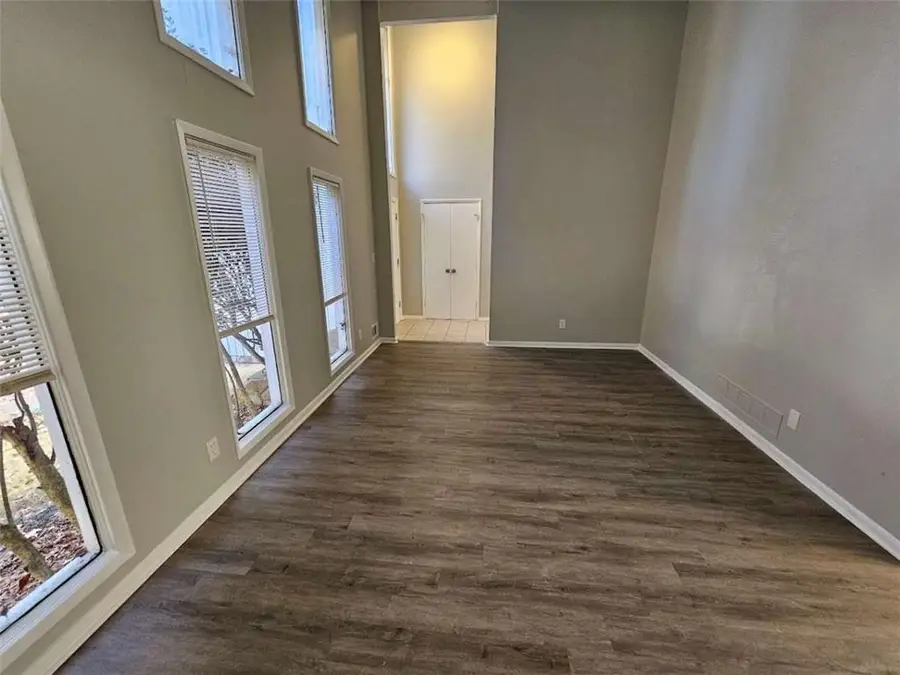 5085 Rock Glen Drive, Stone Mountain, GA 30088 - Image #3