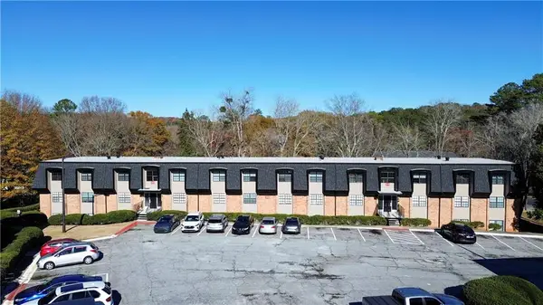 375 Winding River Drive, Atlanta, GA 30350