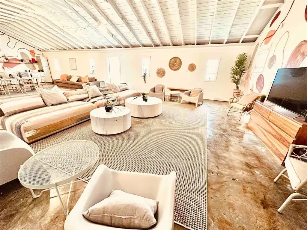 380 Amal Drive Sw, Atlanta, GA 30315 - Image #1