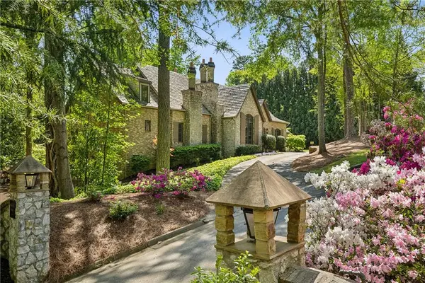 105 Kingston Manor, Atlanta, GA 30342