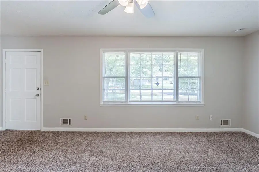 8431 Magnolia Drive, Jonesboro, GA 30238 - Image #3