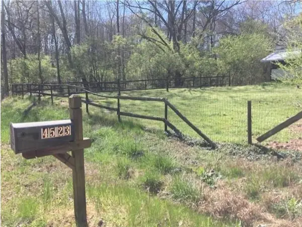 4523 Riverside Drive Sw, Lilburn, GA 30047