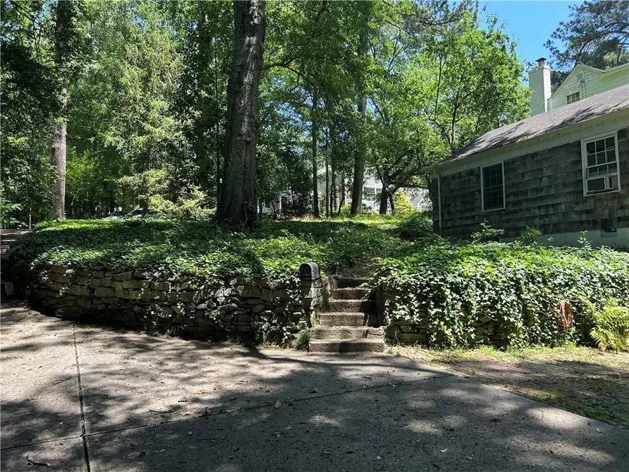 181 Eureka Drive Ne, Atlanta, GA 30305 - Image #2