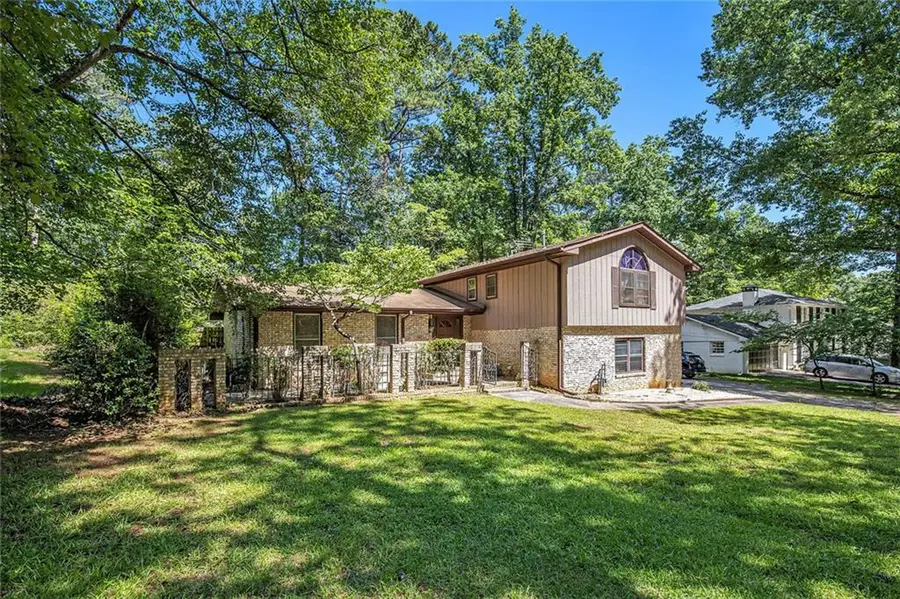 5491 Valley Brook Road Se, Mableton, GA 30126 - Image #2