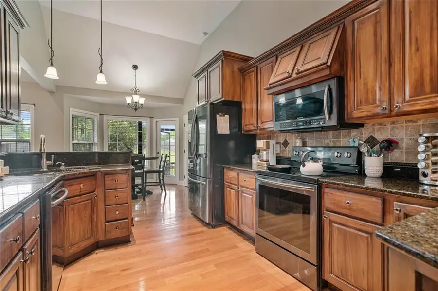 166 Woodford Way Se, Calhoun, GA 30701 - Image #2