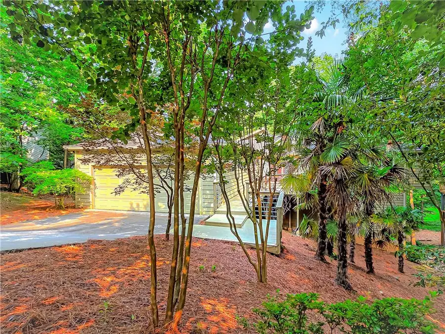 3985 Loch Highland Pass Ne, Roswell, GA 30075 - Image #2