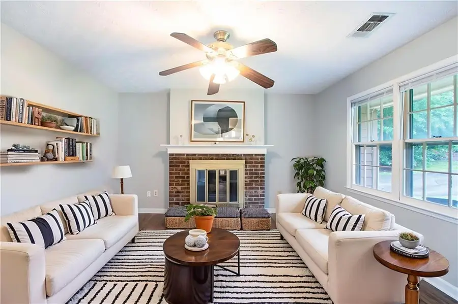 604 Hamlet Court Se, Conyers, GA 30094 - Image #2