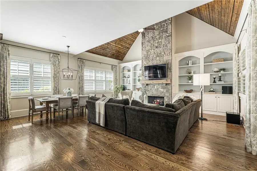 157 Lake Forrest Lane Ne, Atlanta, GA 30342 - Image #3