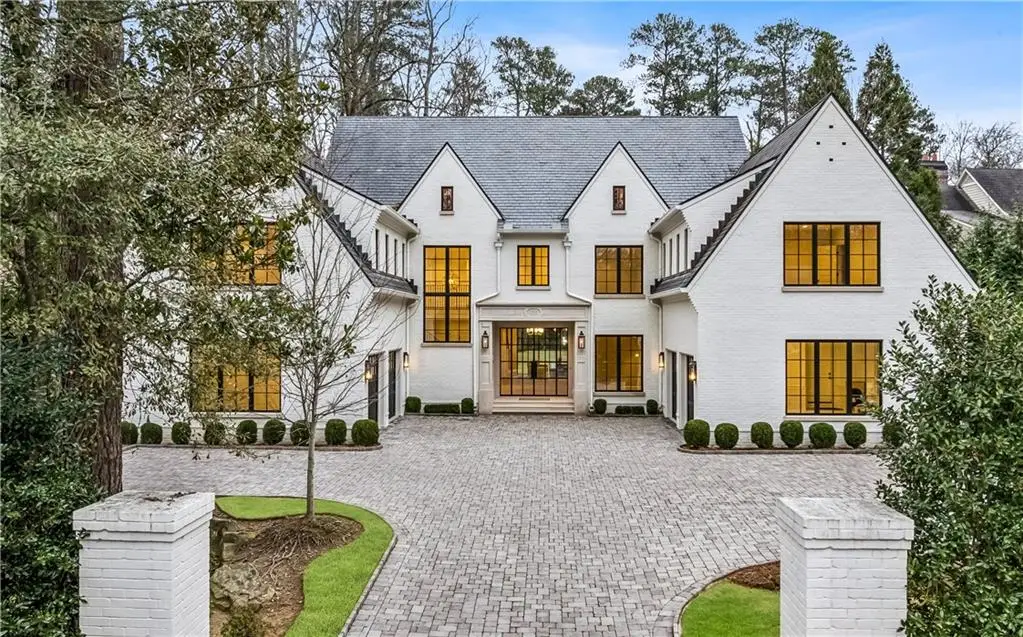 258 Pineland Road Nw, Atlanta, GA 30342 - Image #1