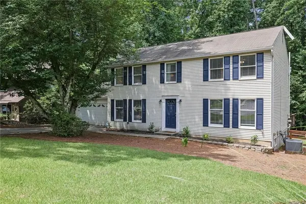 9470 Hillside Drive, Roswell, GA 30076