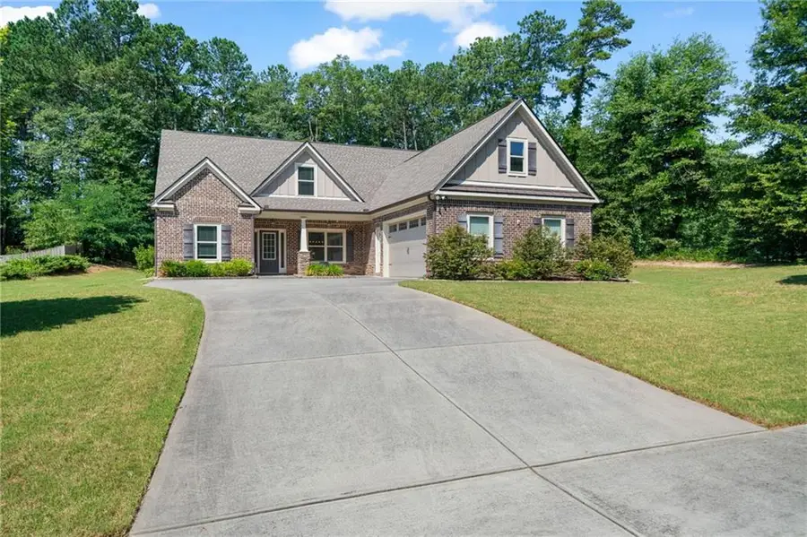 902 Edgewater Drive, Loganville, GA 30052 - #2